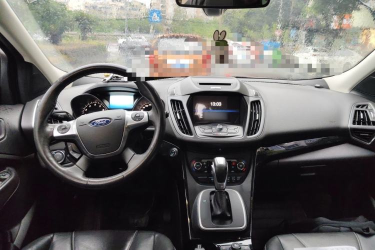 Used Ford Kuga 2013 2.0L GTDi Four-Wheel-Drive Sport Model Center Console