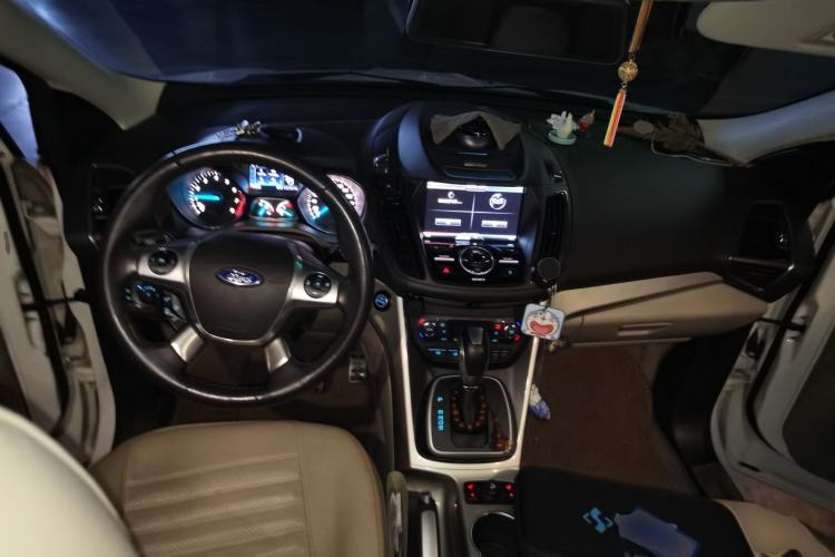 Used Ford Kuga 2013 2.0L GTDi Four-Wheel Drive Premium Model Center Console