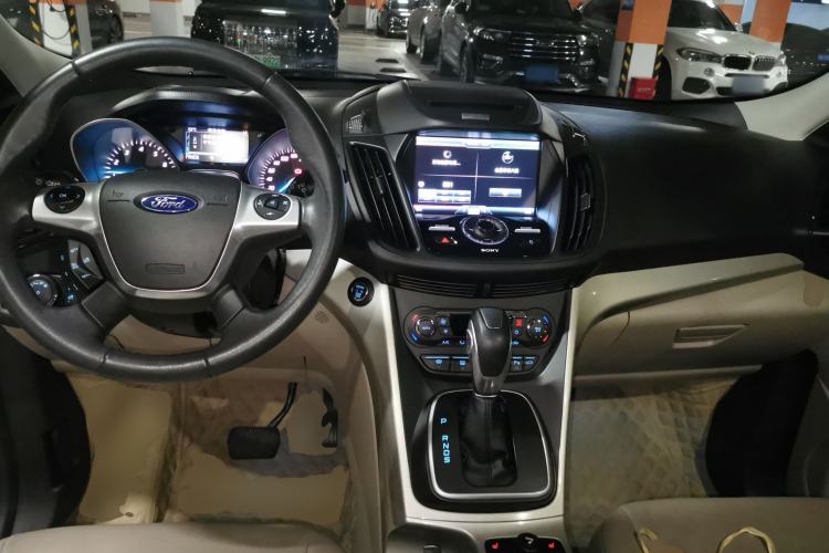 Used Ford Kuga 2013 2.0L GTDi Four-Wheel Drive Premium Model Center Console