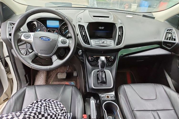 Used Ford Kuga 2013 2.0L GTDi Four-Wheel-Drive Sport Model Center Console