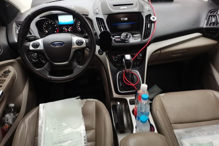 Used Ford Kuga 2013 2.0L GTDi Four-Wheel Drive Premium Model Center Console
