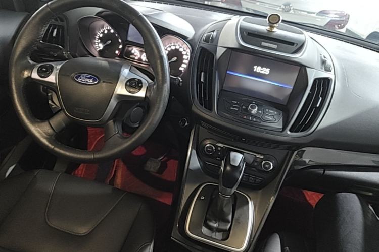 Used Ford Kuga 2013 2.0L GTDi Four-Wheel-Drive Sport Model Center Console