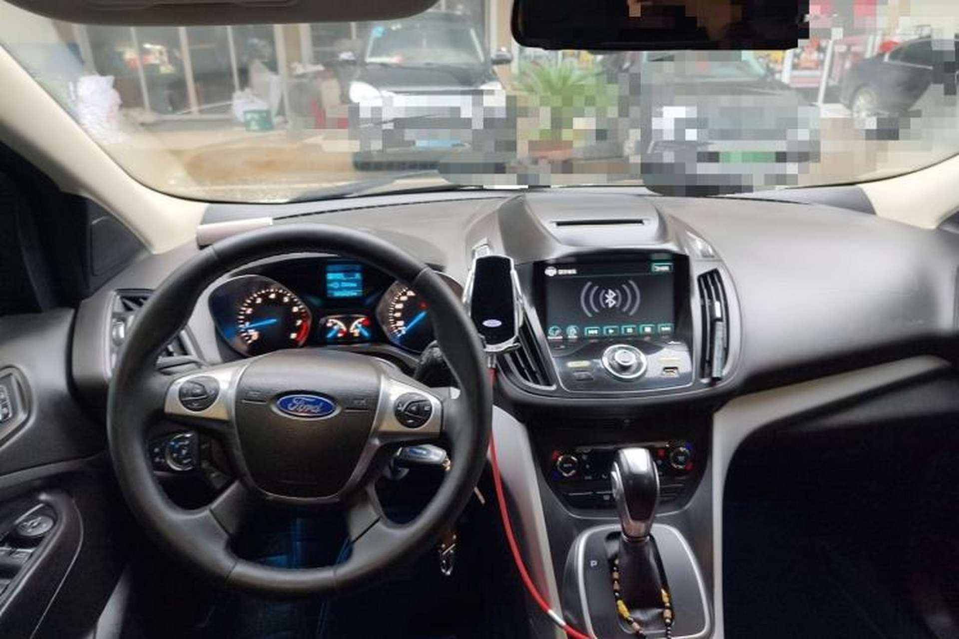 Used Ford Kuga 2013 1.6L GTDi Two-Wheel-Drive Trend Model Center Console