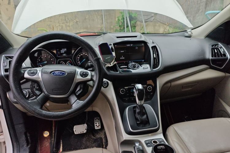 Used Ford Kuga 2013 2.0L GTDi Four-Wheel Drive Premium Model Center Console