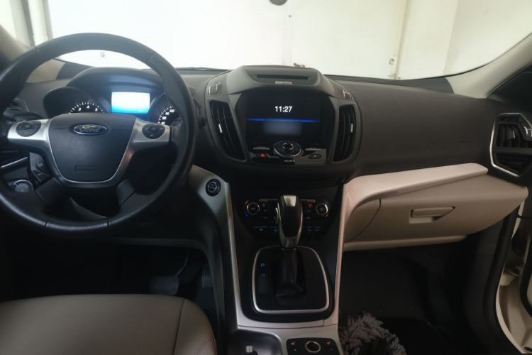 Used Ford Kuga 2013 2.0L GTDi Four-Wheel Drive Premium Model Center Console