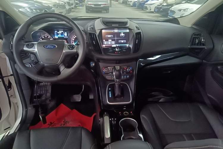 Used Ford Kuga 2013 2.0L GTDi Four-Wheel-Drive Sport Model Center Console