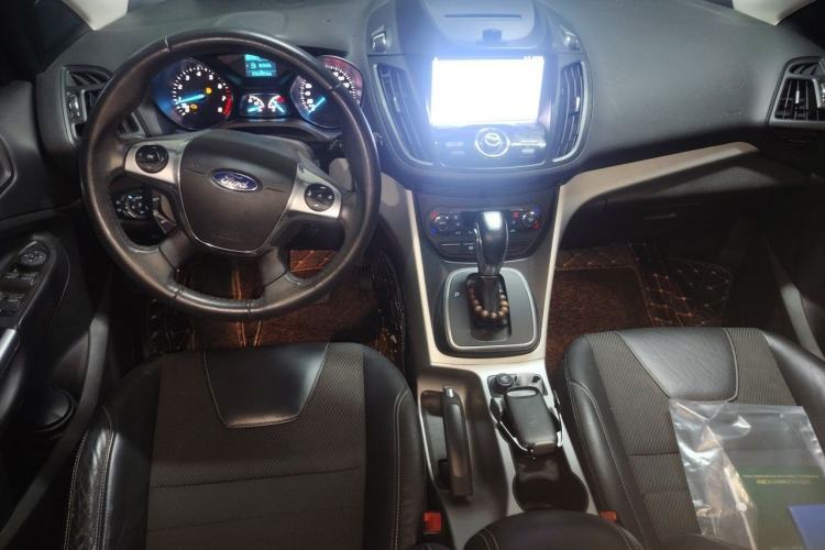 Used Ford Kuga 2013 1.6L GTDi Two-Wheel-Drive Trend Model Center Console