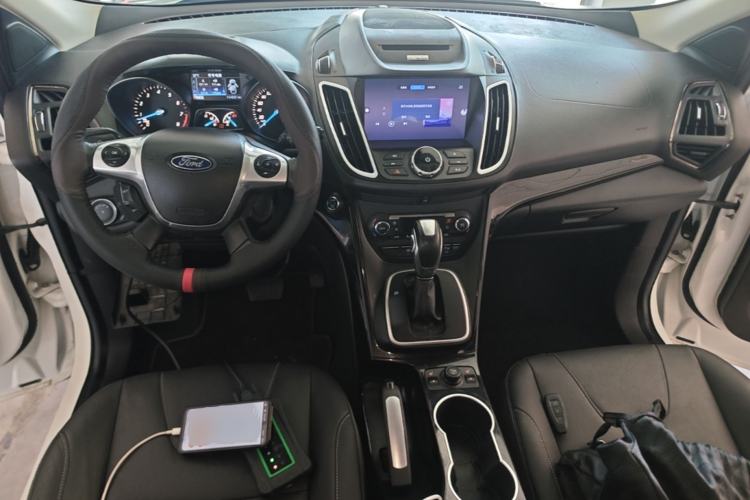 Used Ford Kuga 2013 2.0L GTDi Four-Wheel-Drive Sport Model Center Console