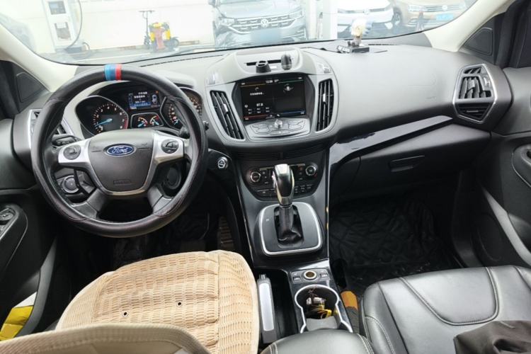 Used Ford Kuga 2013 2.0L GTDi Four-Wheel-Drive Sport Model Center Console