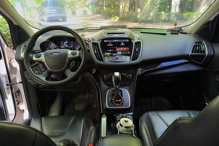 Used Ford Kuga 2013 2.0L GTDi Four-Wheel-Drive Sport Model Center Console