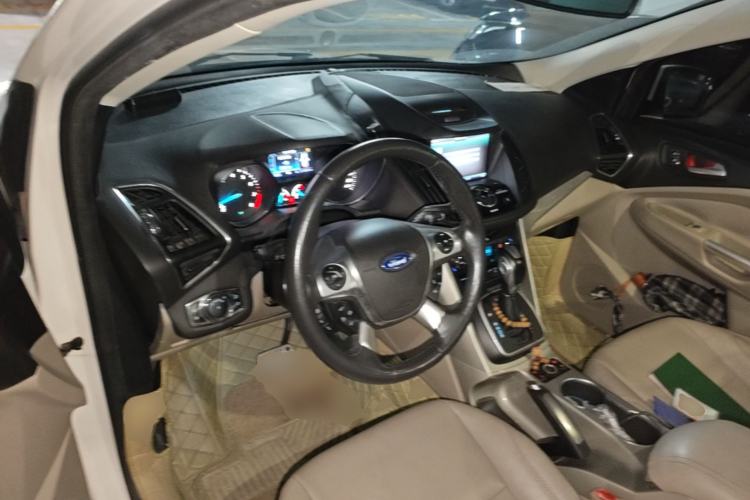 Used Ford Kuga 2013 2.0L GTDi Four-Wheel Drive Premium Model Center Console