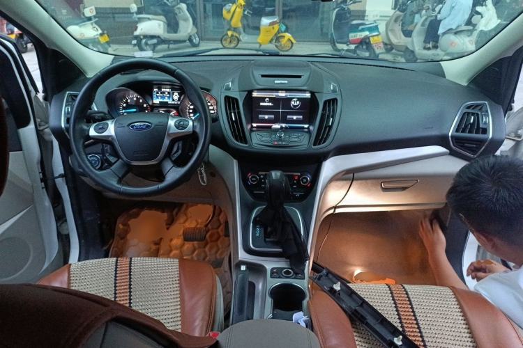 Used Ford Kuga 2013 1.6L GTDi 4x4 Elite Model Center Console