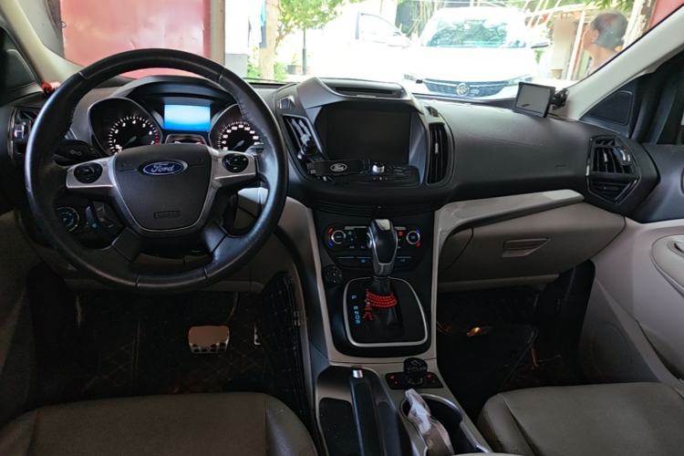 Used Ford Kuga 2013 1.6L GTDi 4x4 Elite Model Center Console