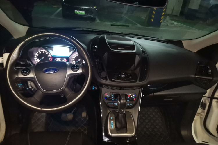 Used Ford Kuga 2013 2.0L GTDi Four-Wheel Drive Premium Model Center Console