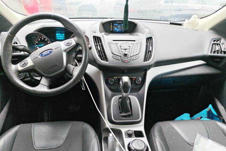 Used Ford Kuga 2013 1.6L GTDi Two-Wheel-Drive Trend Model Center Console