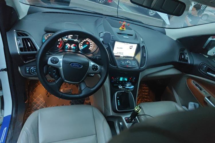 Used Ford Kuga 2013 1.6L GTDi 4x4 Elite Model Center Console