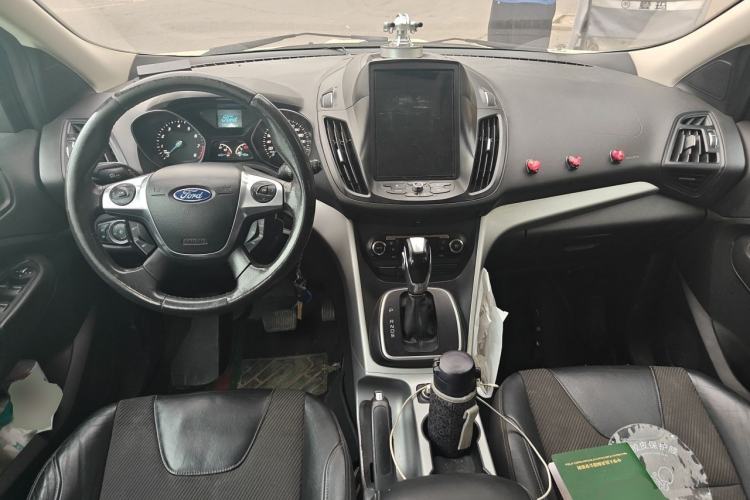 Used Ford Kuga 2013 1.6L GTDi Two-Wheel-Drive Trend Model Center Console