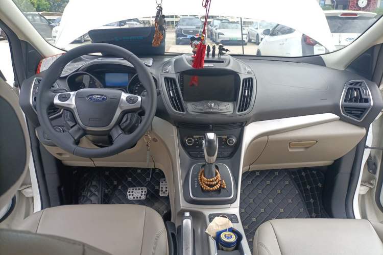 Used Ford Kuga 2013 1.6L GTDi 4x4 Elite Model Center Console