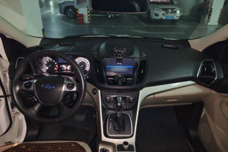 Used Ford Kuga 2013 2.0L GTDi Four-Wheel Drive Premium Model Center Console
