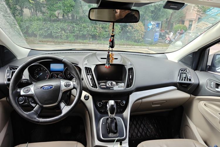 Used Ford Kuga 2013 2.0L GTDi Four-Wheel Drive Premium Model Center Console