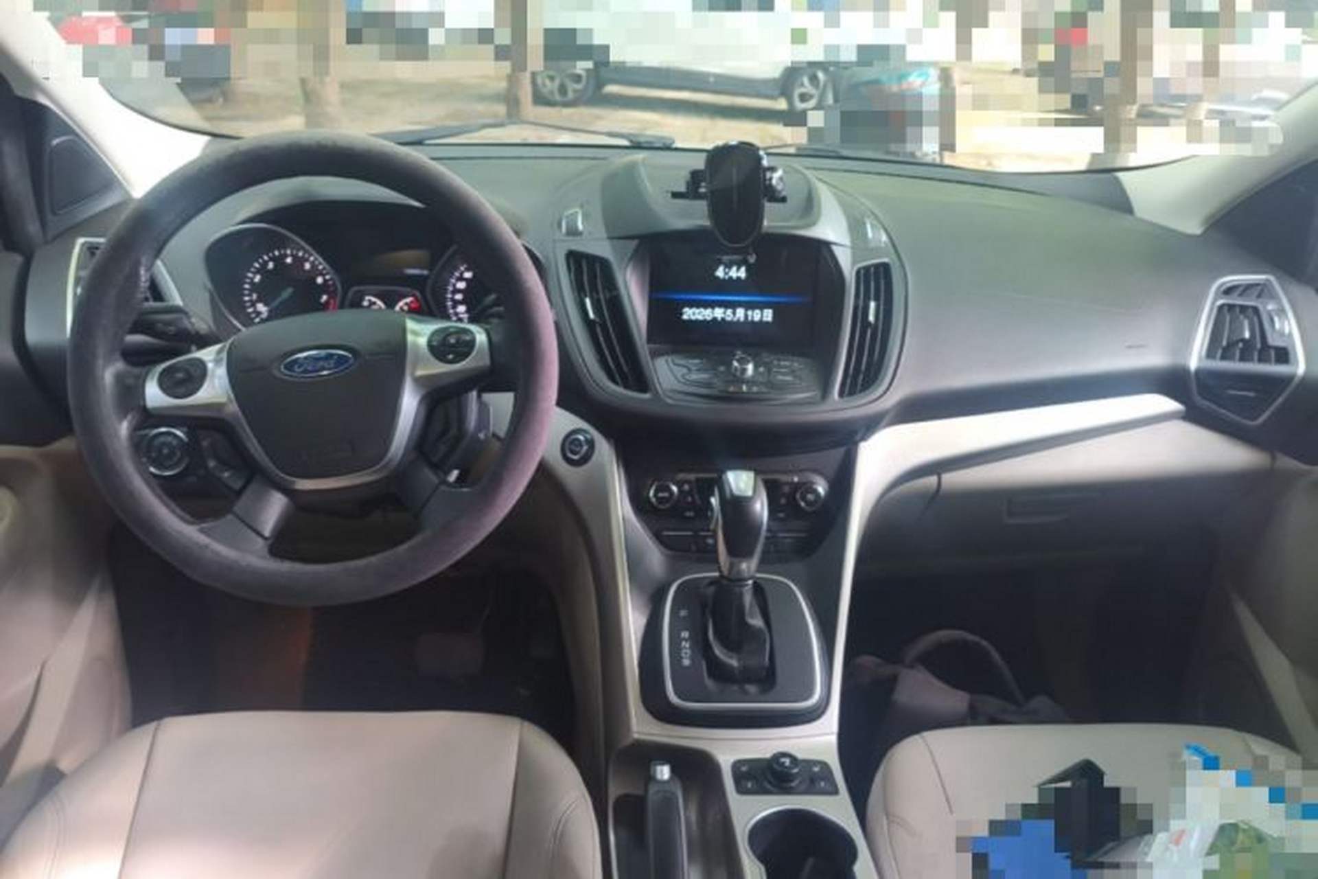 Used Ford Kuga 2013 2.0L GTDi Four-Wheel-Drive Elite Model Center Console