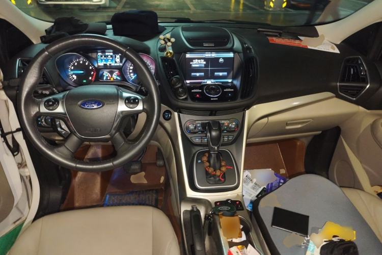 Used Ford Kuga 2013 2.0L GTDi Four-Wheel Drive Premium Model Center Console