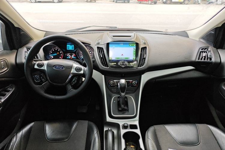 Used Ford Kuga 2013 1.6L GTDi Two-Wheel-Drive Trend Model Center Console