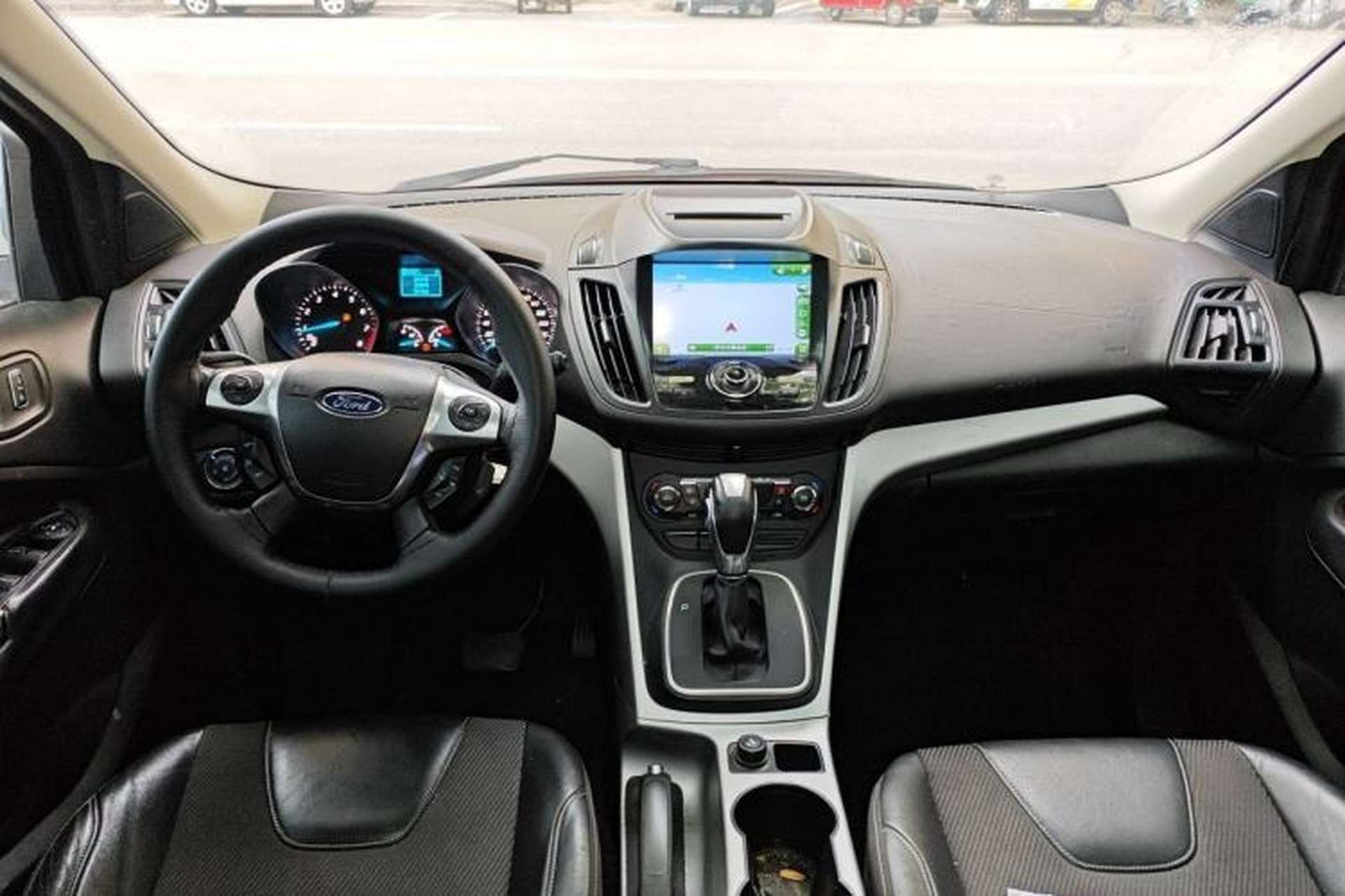 Used Ford Kuga 2013 1.6L GTDi Two-Wheel-Drive Trend Model Center Console