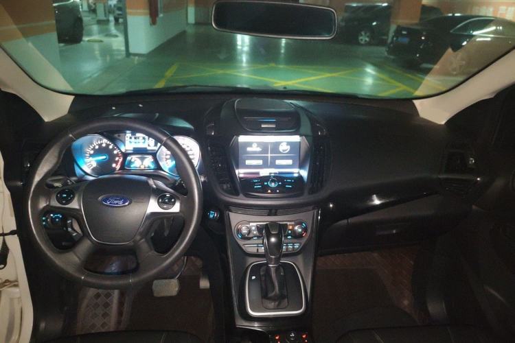 Used Ford Kuga 2013 2.0L GTDi Four-Wheel Drive Premium Model Center Console