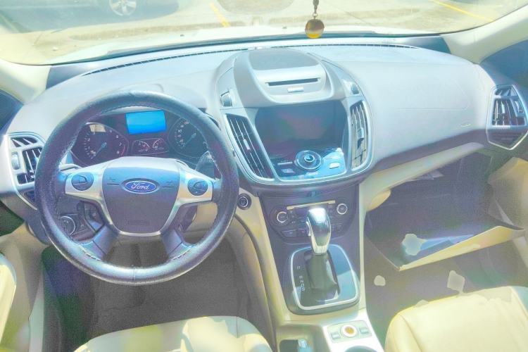Used Ford Kuga 2013 2.0L GTDi Four-Wheel Drive Premium Model Center Console