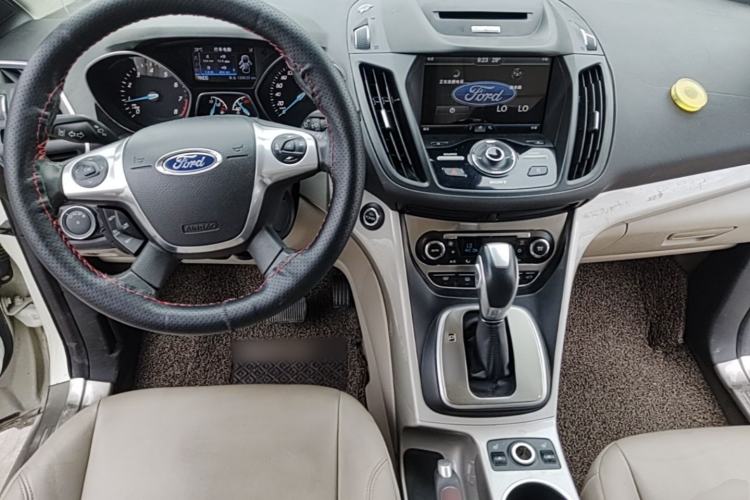 Used Ford Kuga 2013 2.0L GTDi Four-Wheel Drive Premium Model Center Console