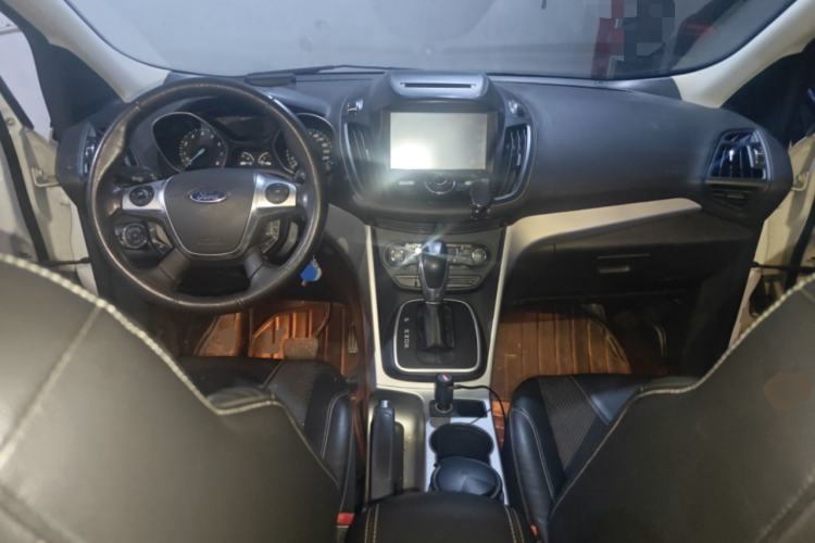 Used Ford Kuga 2013 1.6L GTDi Two-Wheel-Drive Trend Model Center Console