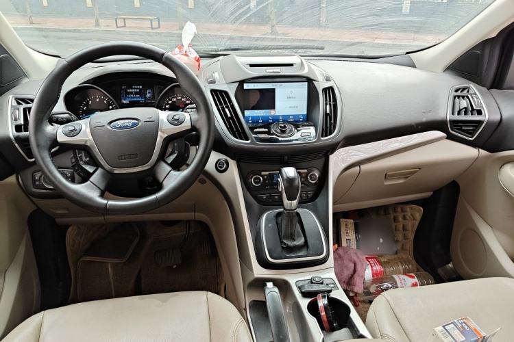 Used Ford Kuga 2013 2.0L GTDi Four-Wheel Drive Premium Model Center Console