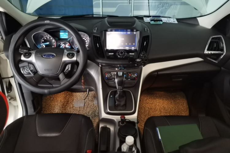 Used Ford Kuga 2013 1.6L GTDi Two-Wheel-Drive Trend Model Center Console