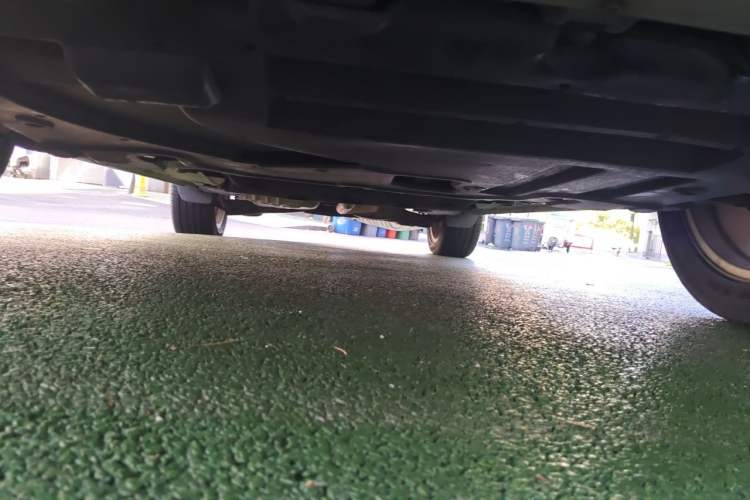 Used Ford Kuga 2013 1.6L GTDi Two-Wheel-Drive Trend Model Chassis Front