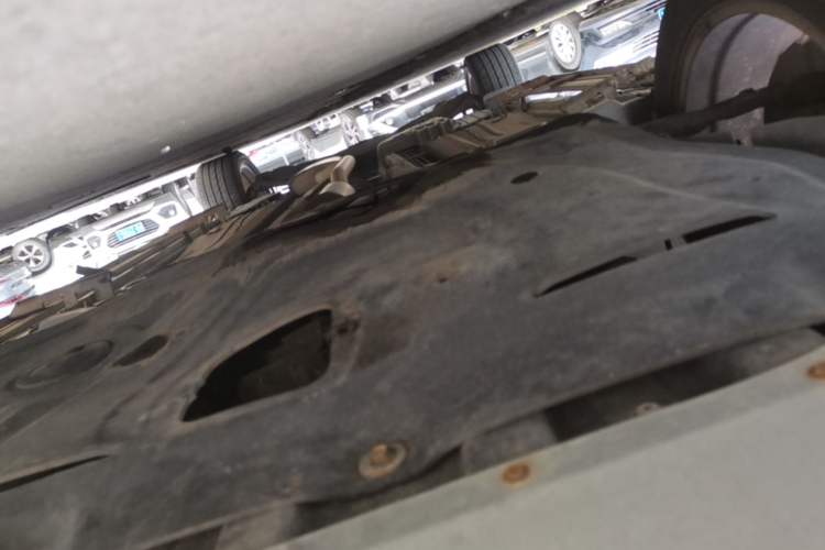 Used Ford Kuga 2013 1.6L GTDi Two-Wheel-Drive Trend Model Chassis Front