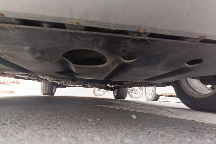 Used Ford Kuga 2013 1.6L GTDi Two-Wheel-Drive Trend Model Chassis Front