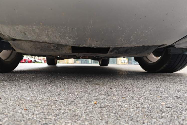 Used Ford Kuga 2013 1.6L GTDi Two-Wheel-Drive Trend Model Chassis Front