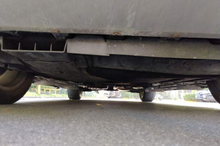 Used Ford Kuga 2013 1.6L GTDi Two-Wheel-Drive Trend Model Chassis Front