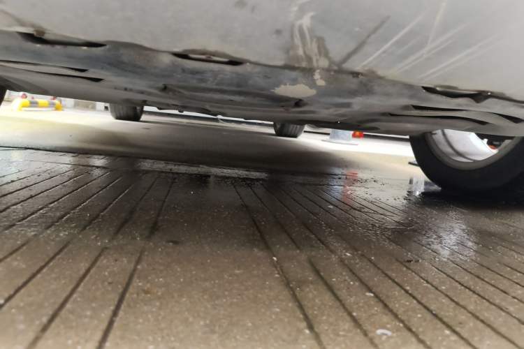 Used Ford Kuga 2013 1.6L GTDi Two-Wheel-Drive Trend Model Chassis Front