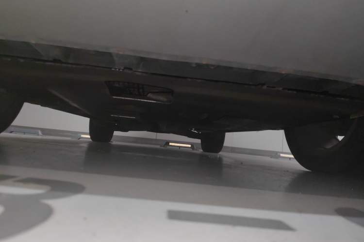 Used Ford Kuga 2013 1.6L GTDi Two-Wheel-Drive Trend Model Chassis Front
