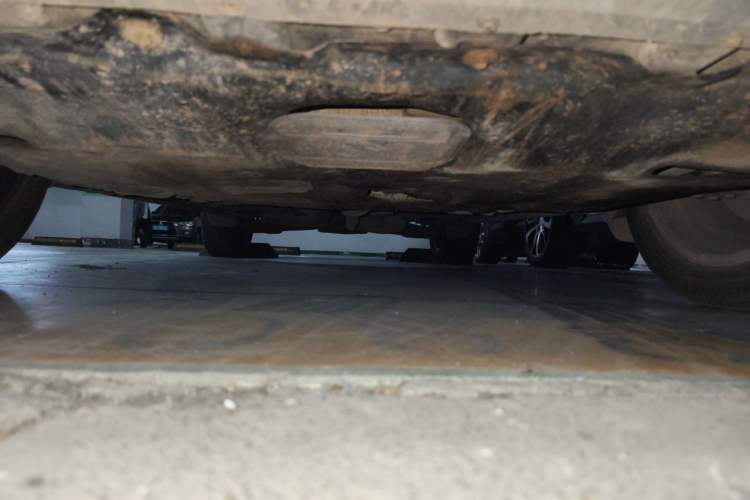 Used Ford Kuga 2013 1.6L GTDi Two-Wheel-Drive Trend Model Chassis Front