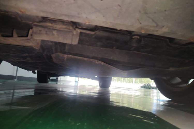 Used Ford Kuga 2013 1.6L GTDi Two-Wheel-Drive Trend Model Chassis Front