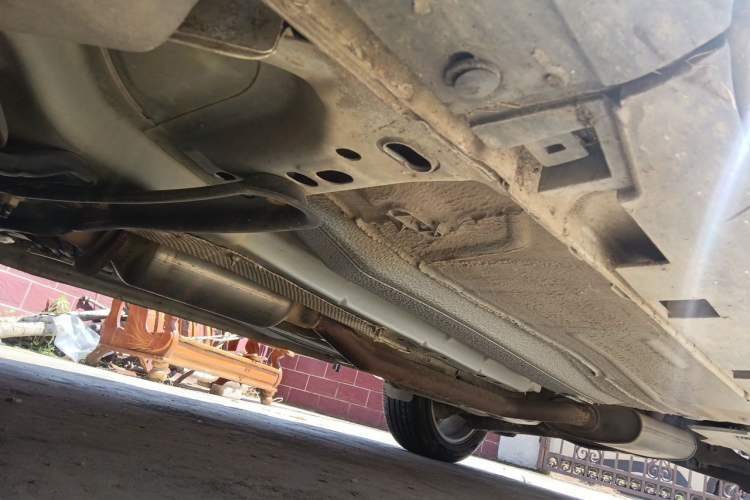 Used Ford Kuga 2013 1.6L GTDi Two-Wheel-Drive Trend Model Chassis Front Left