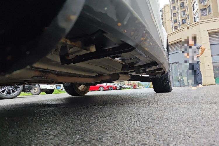 Used Ford Kuga 2013 1.6L GTDi Two-Wheel-Drive Trend Model Chassis Front Left