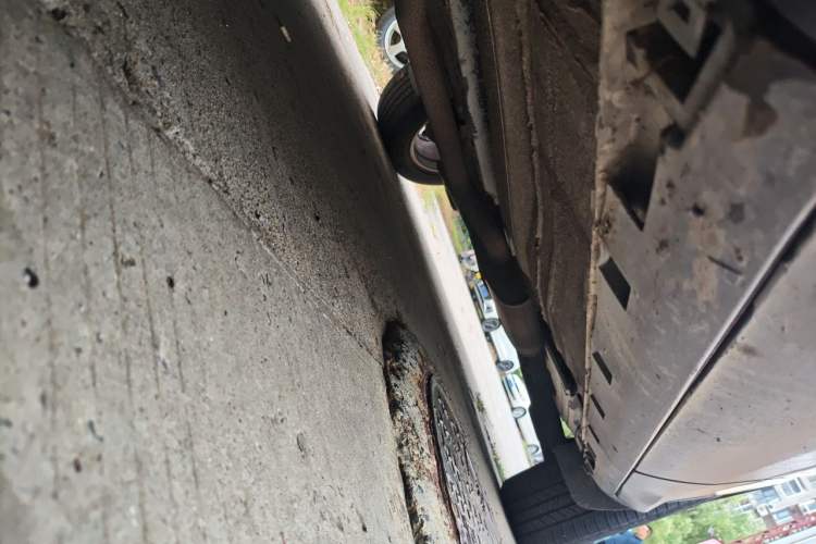Used Ford Kuga 2013 1.6L GTDi Two-Wheel-Drive Trend Model Chassis Front Left