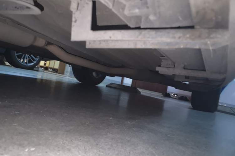 Used Ford Kuga 2013 1.6L GTDi Two-Wheel-Drive Trend Model Chassis Front Left