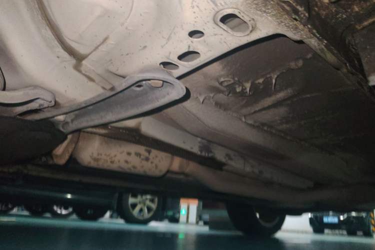 Used Ford Kuga 2013 1.6L GTDi Two-Wheel-Drive Trend Model Chassis Front Left