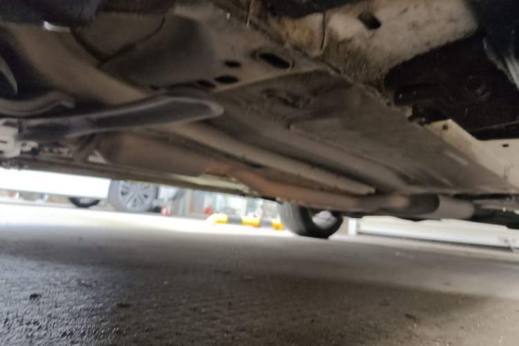 Used Ford Kuga 2013 1.6L GTDi Two-Wheel-Drive Trend Model Chassis Front Left