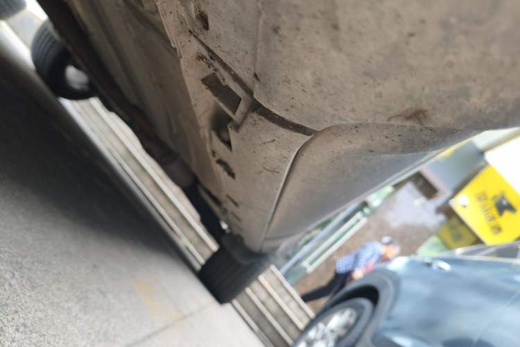 Used Ford Kuga 2013 1.6L GTDi Two-Wheel-Drive Comfort Model Chassis Front Left